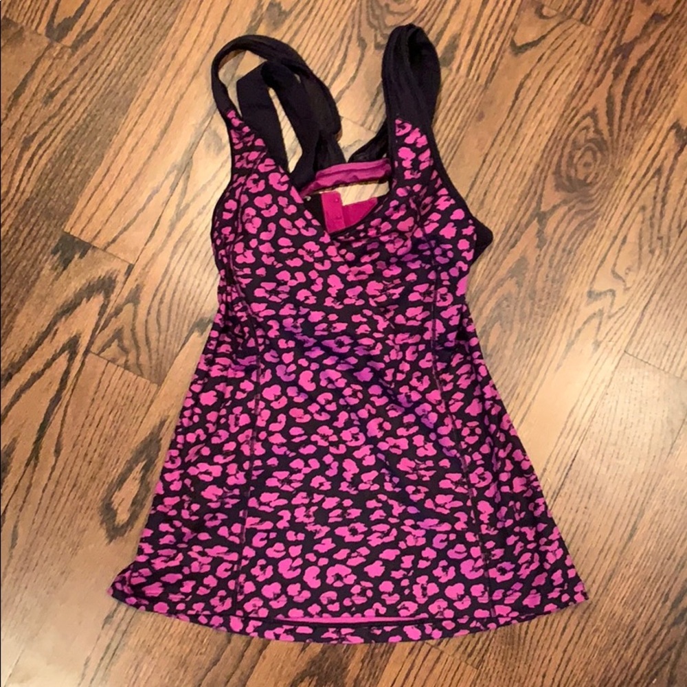 Lululemon tank with built in bra